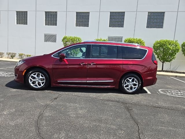 2017 Chrysler Pacifica  5