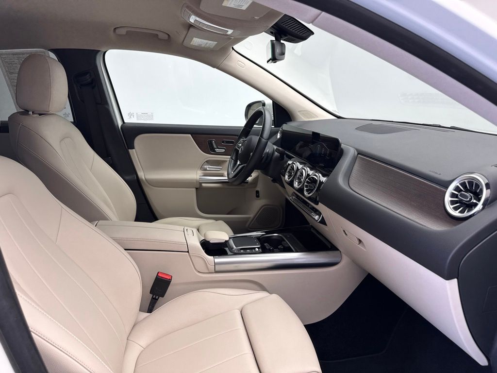 Thumbnail: 2023 Mercedes-Benz GLA - 25