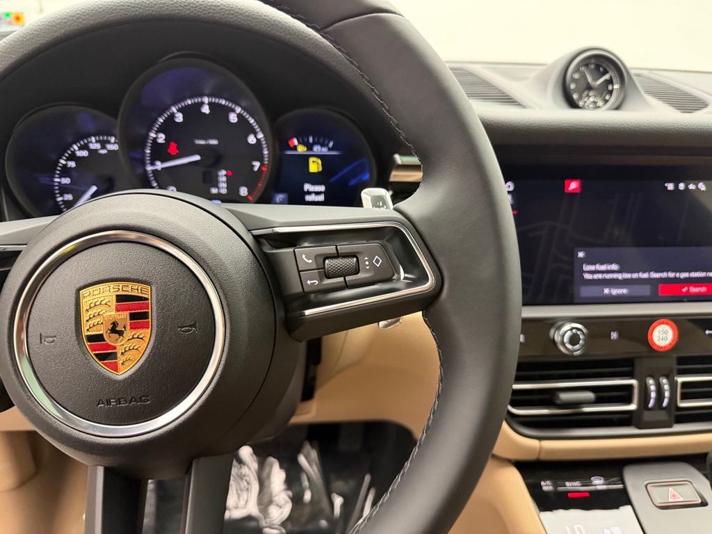 Thumbnail: 2026 Porsche Macan - 14