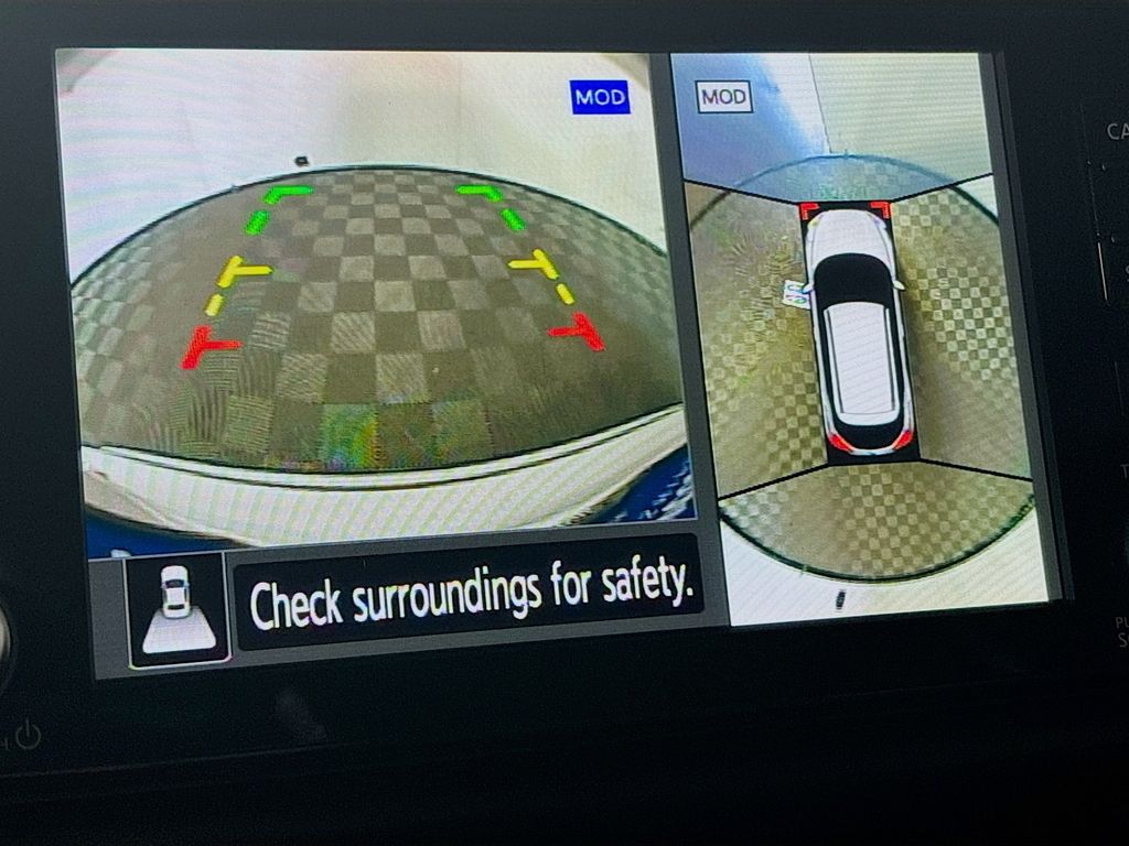 2021 Nissan Kicks SR