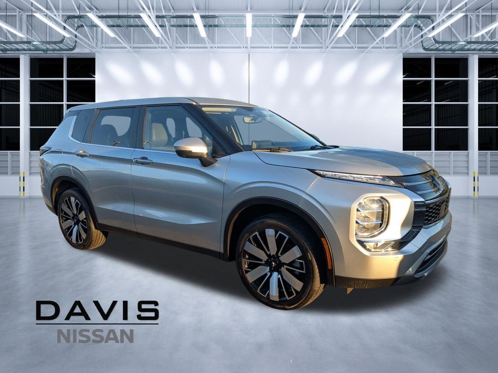 2025 Mitsubishi Outlander SE FWD