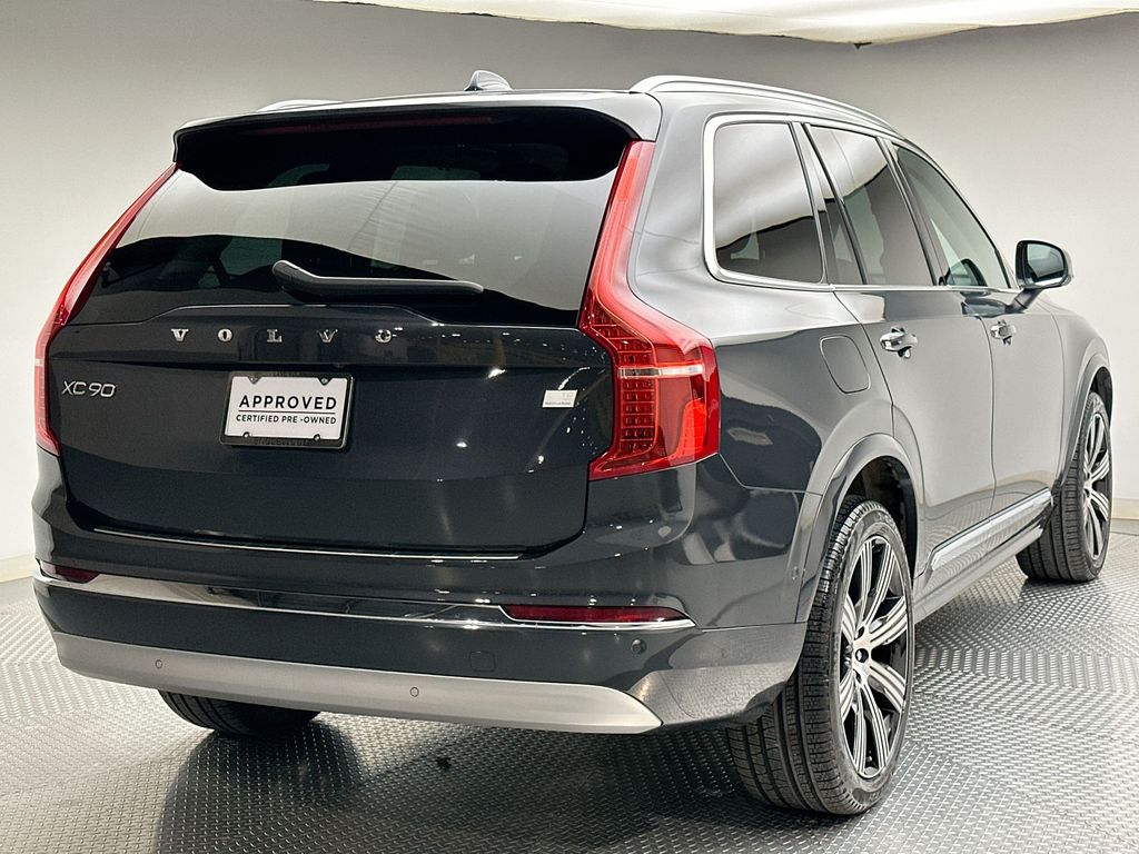 Thumbnail: 2022 Volvo XC90 - 13