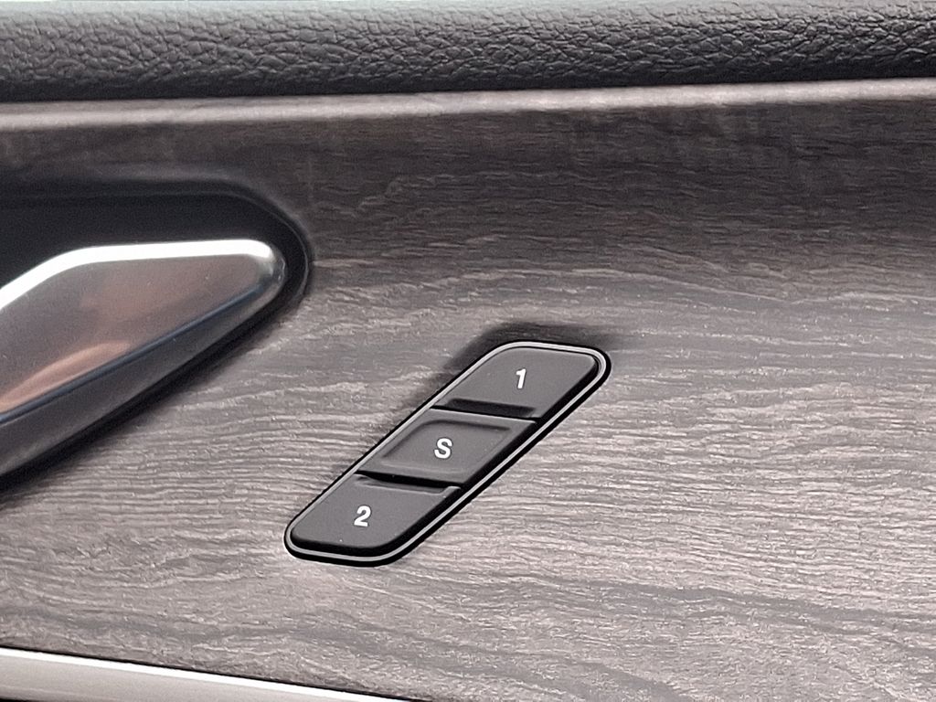 Thumbnail: 2021 Jeep Grand Cherokee L - 26