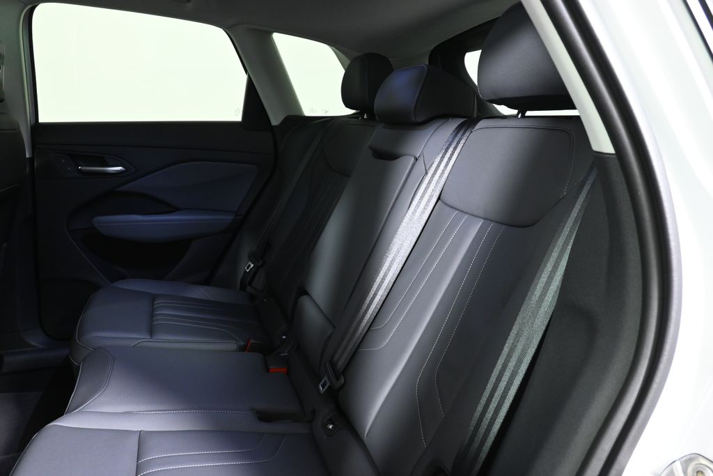 Thumbnail: 2026 Audi Q3 - 4