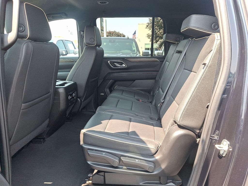 Thumbnail: 2024 Chevrolet Suburban - 9