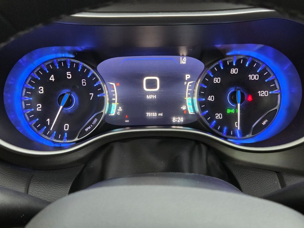 Used 2024 Chrysler Pacifica Van