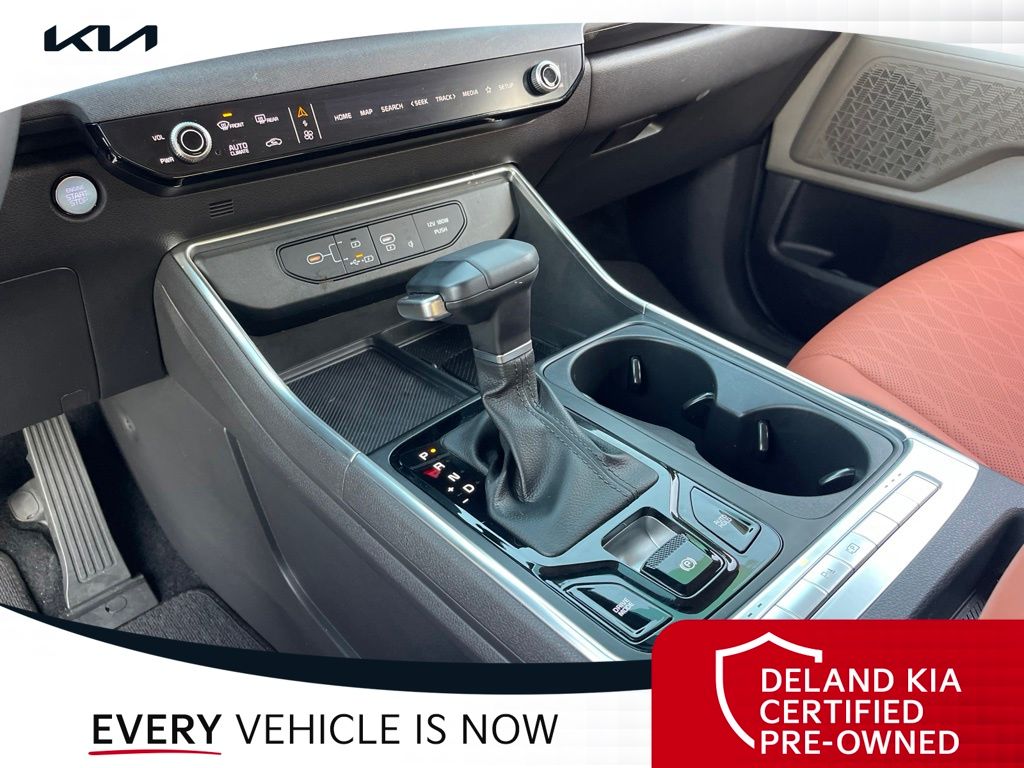 Used 2025 Kia Carnival Van