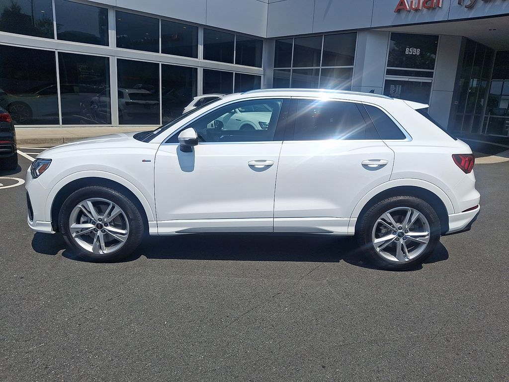 Thumbnail: 2024 Audi Q3 - 7