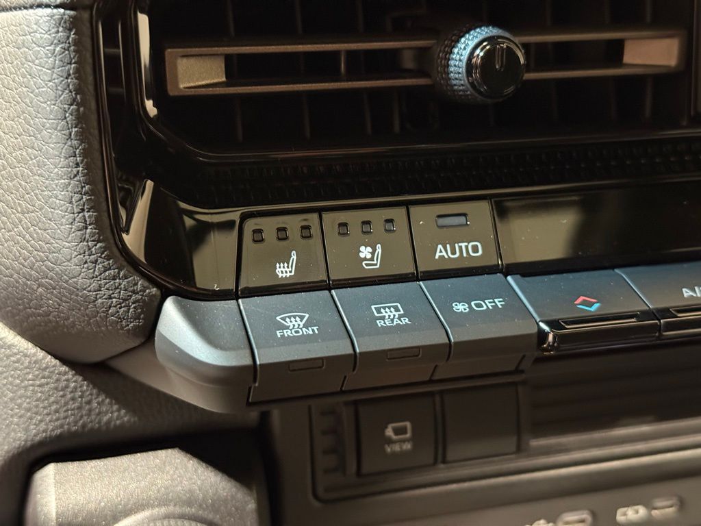 Thumbnail: 2025 Toyota Land Cruiser - 30