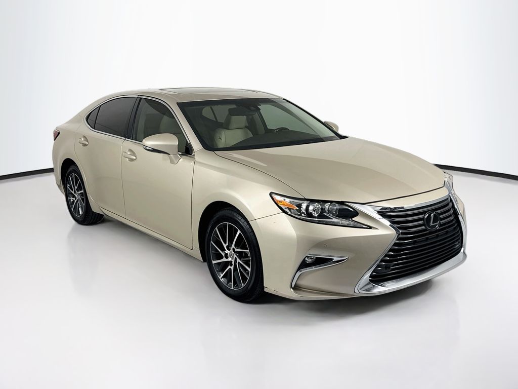 Thumbnail: 2016 Lexus ES - 3