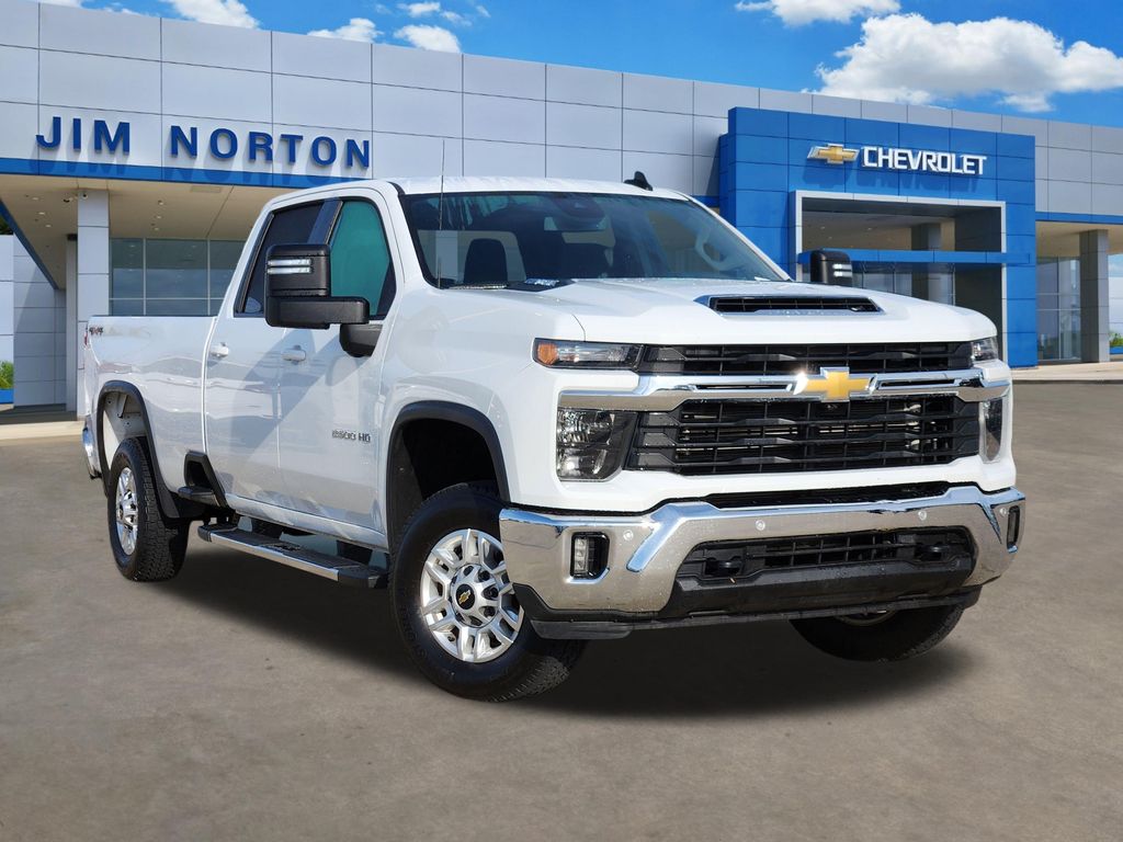 Summit White 2025 Chevrolet Silverado 2500HD LT Crew Cab 4WD Pickup Truck Four-Wheel Drive Automatic