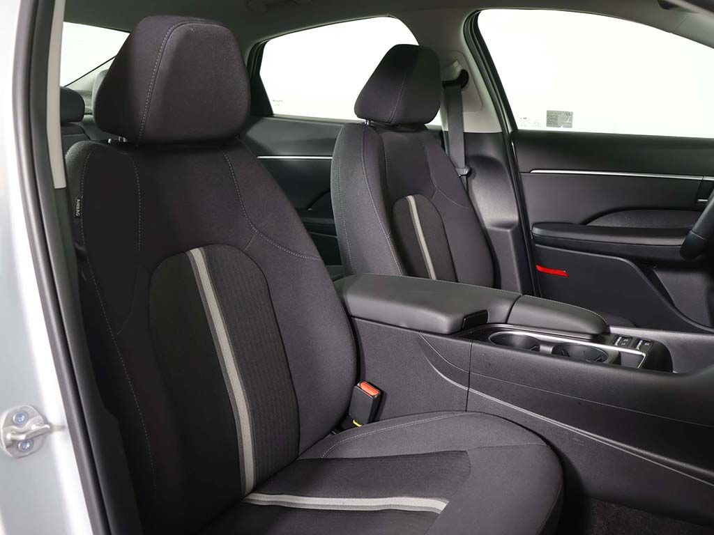 Certified Used 2025 Silver Hyundai SEL image 26