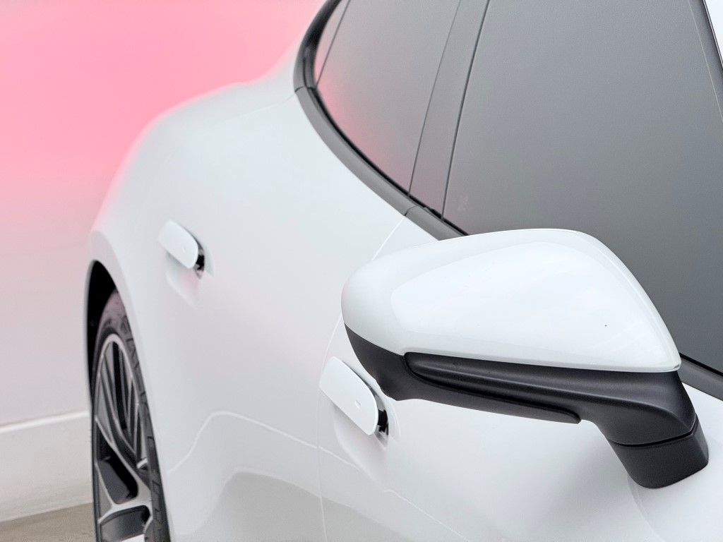 Thumbnail: 2020 Porsche Taycan - 3