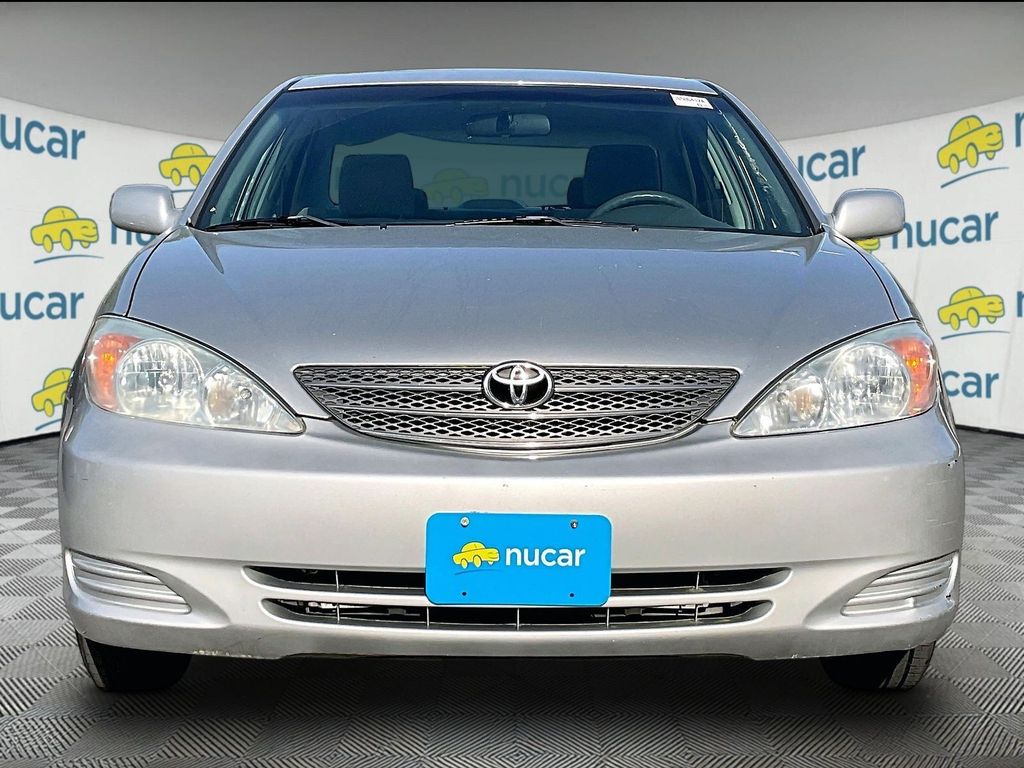 2004 Toyota Camry — photo 2