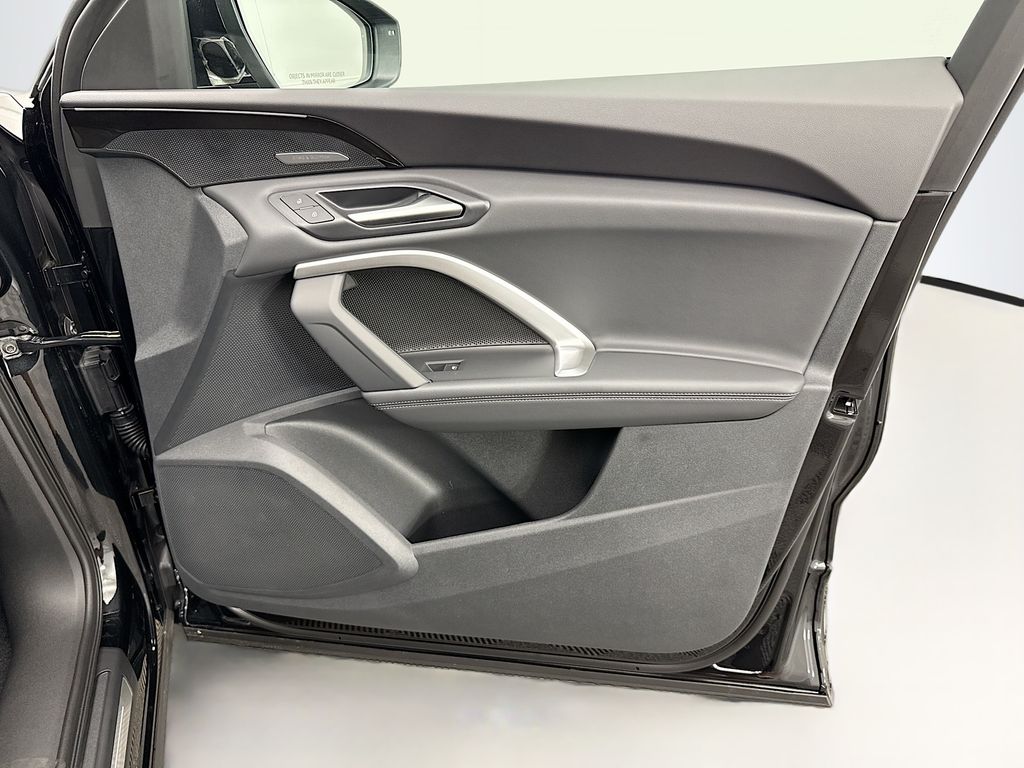Thumbnail: 2025 Audi Q5 - 25