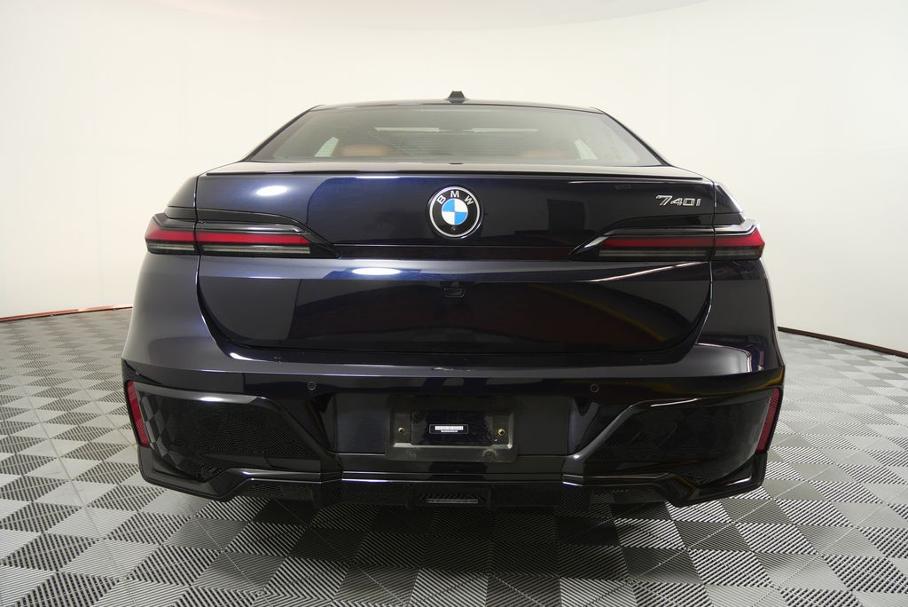 Thumbnail: 2023 BMW 7 Series - 4