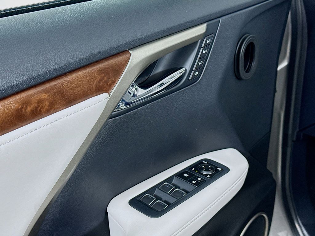 Thumbnail: 2020 Lexus RX - 18