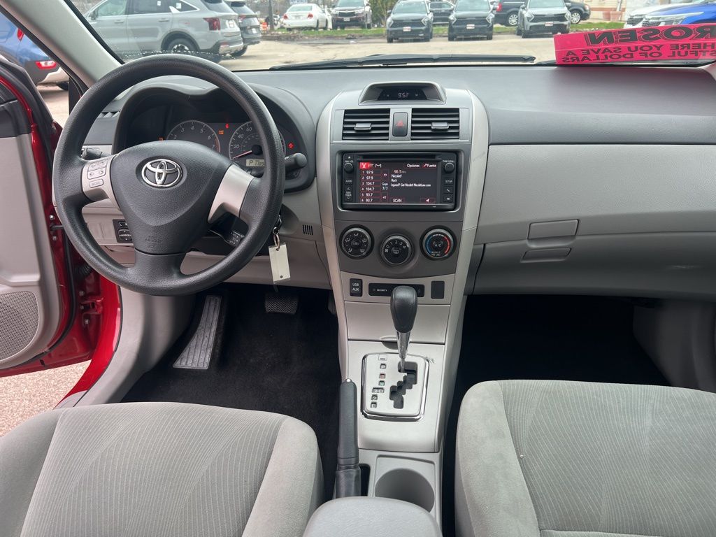 2013 Toyota Corolla L photo