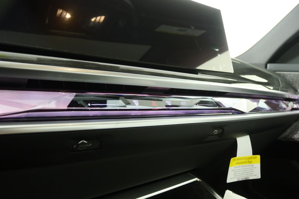 Thumbnail: 2026 BMW 7 Series - 22