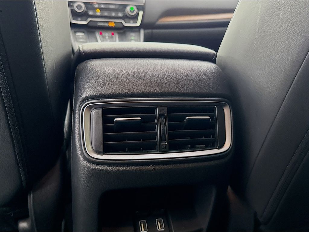 2022 Honda CR-V Hybrid Touring photo
