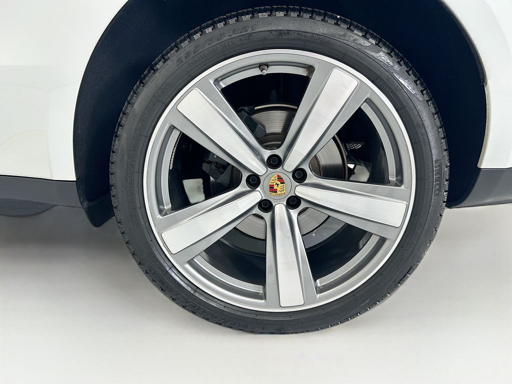 Thumbnail: 2025 Porsche Macan - 31