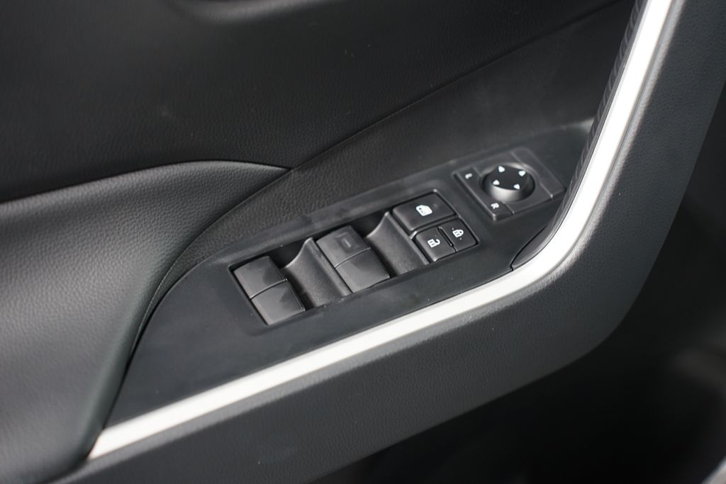 2025 Toyota RAV4 LE 29