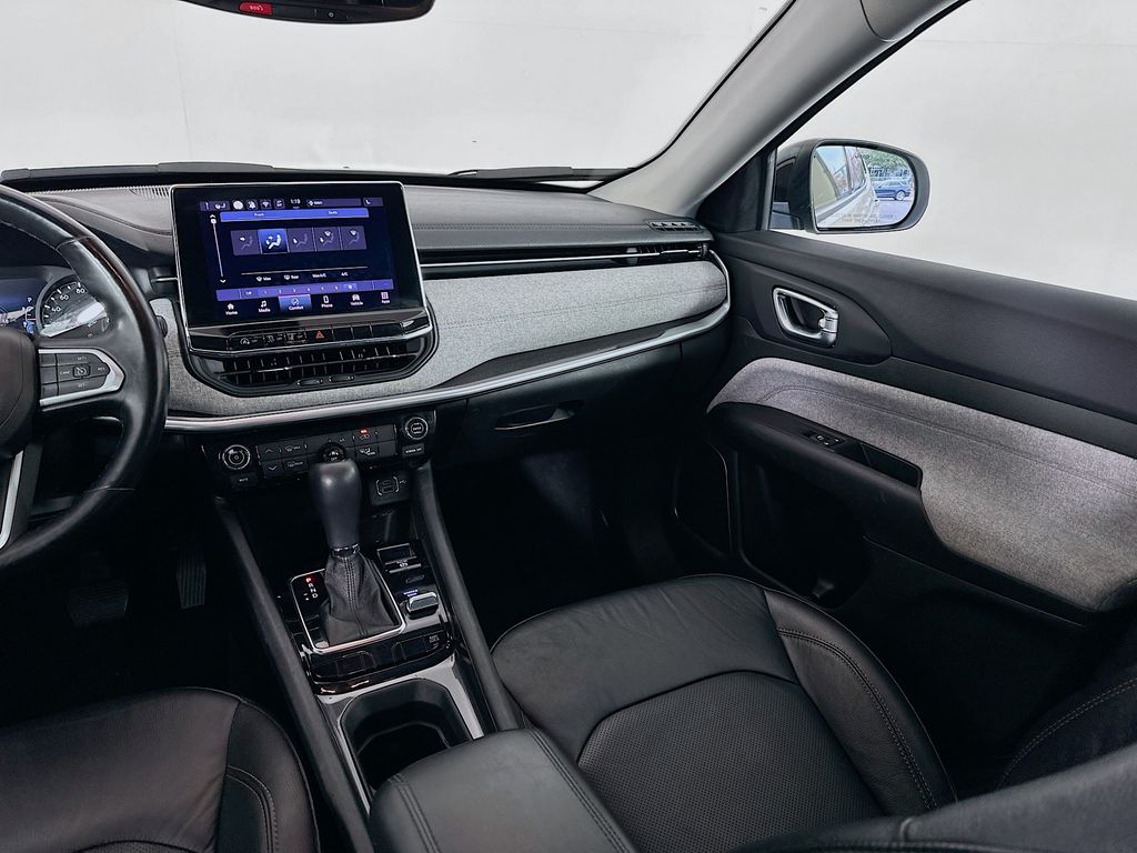 Thumbnail: 2022 Jeep Compass - 22