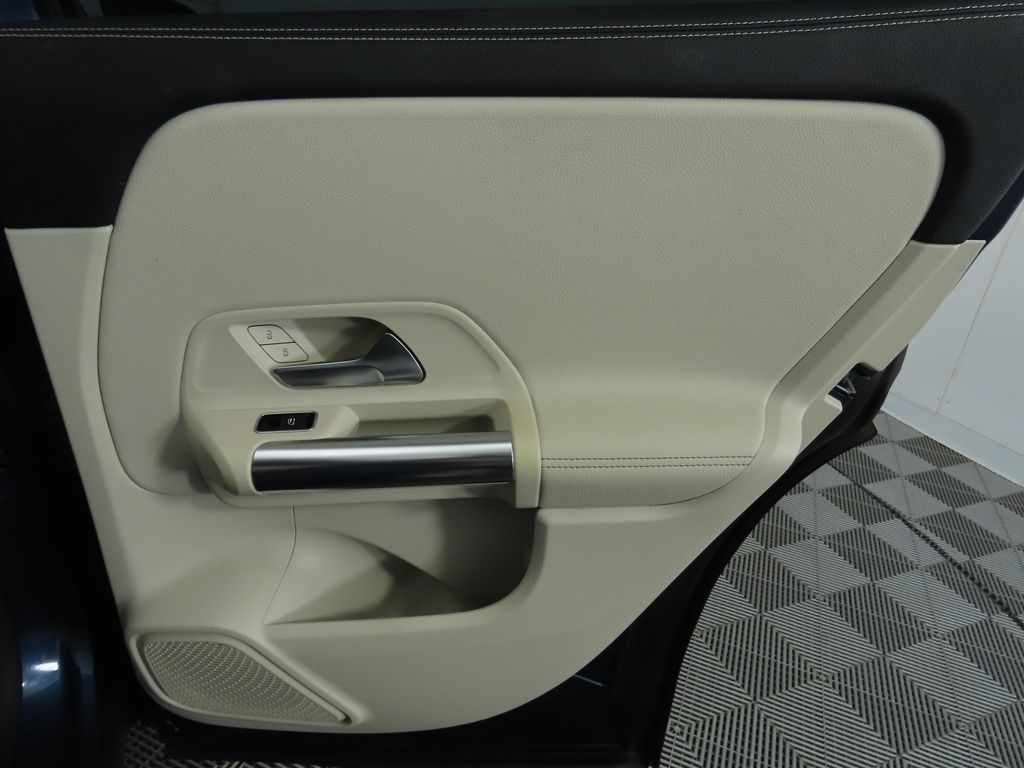 Thumbnail: 2021 Mercedes-Benz GLA - 27