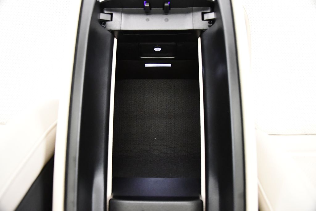 Thumbnail: 2025 Mercedes-Benz C-Class - 32