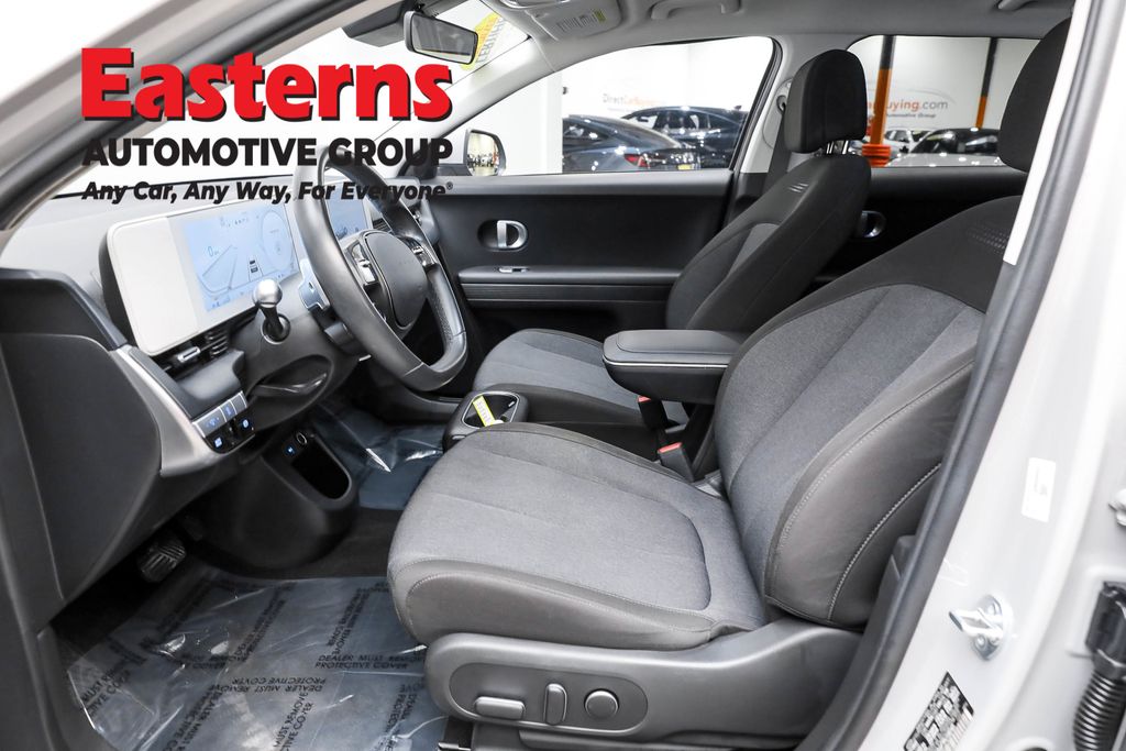 Used 2023 Gray Hyundai SE image 14