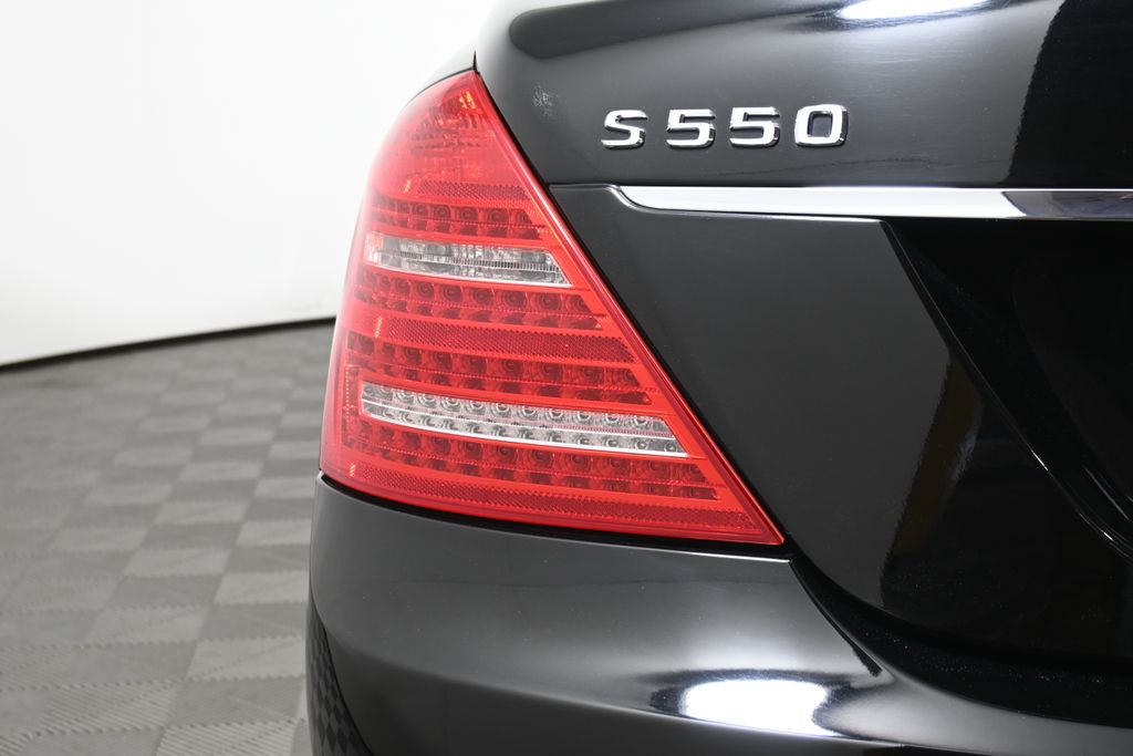 2010 Mercedes-Benz S-Class S 550 12