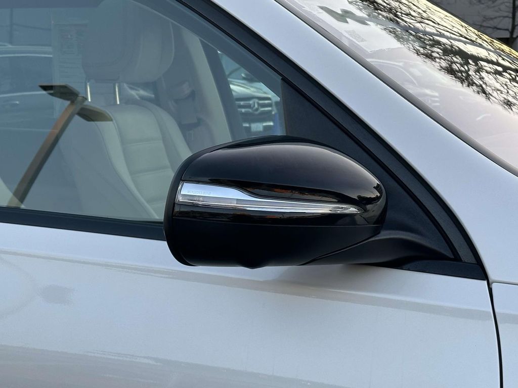 Thumbnail: 2023 Mercedes-Benz GLS - 18