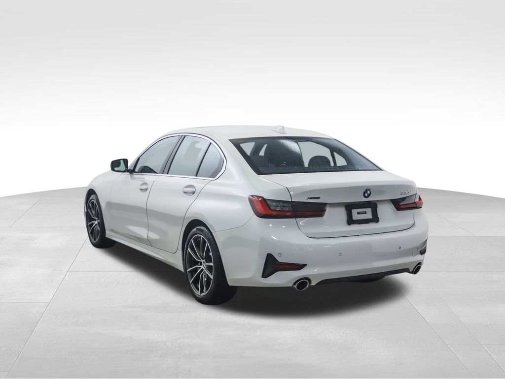 Thumbnail: 2021 BMW 3 Series - 3