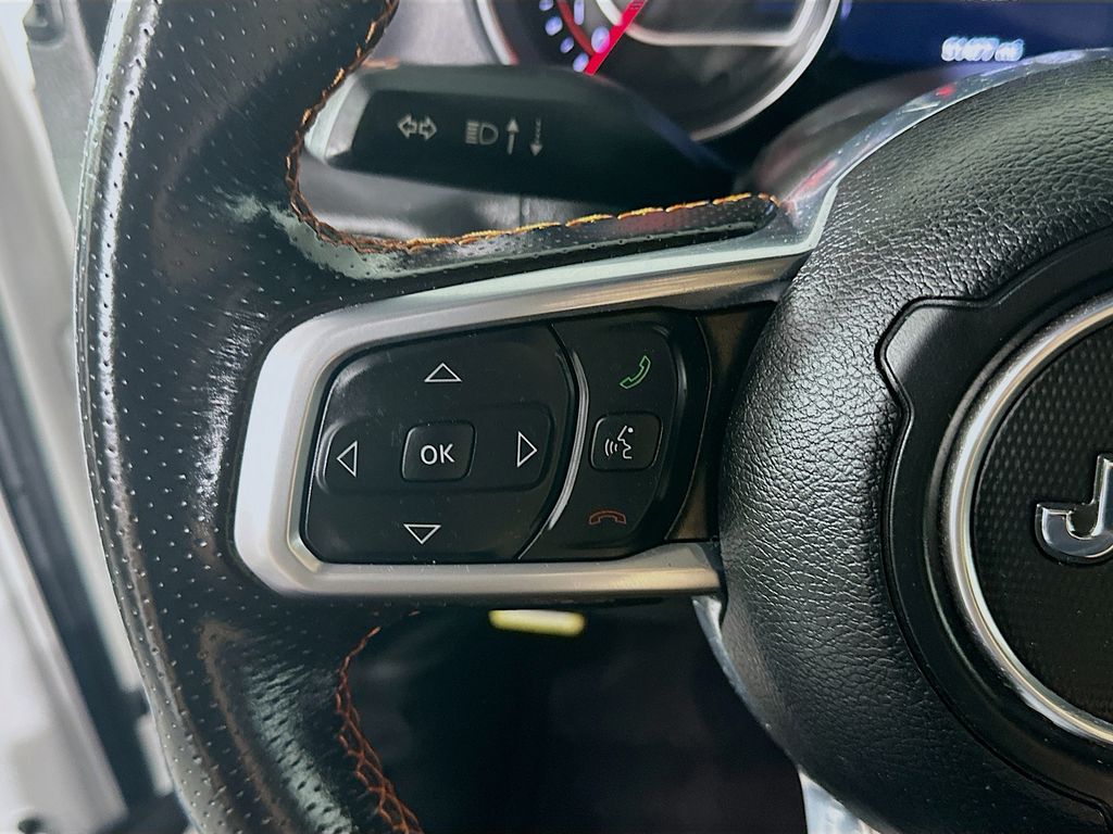 Used 2021 White Jeep Mojave image 25