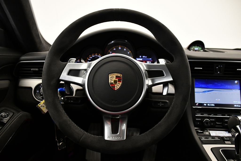 Thumbnail: 2015 Porsche 911 - 21