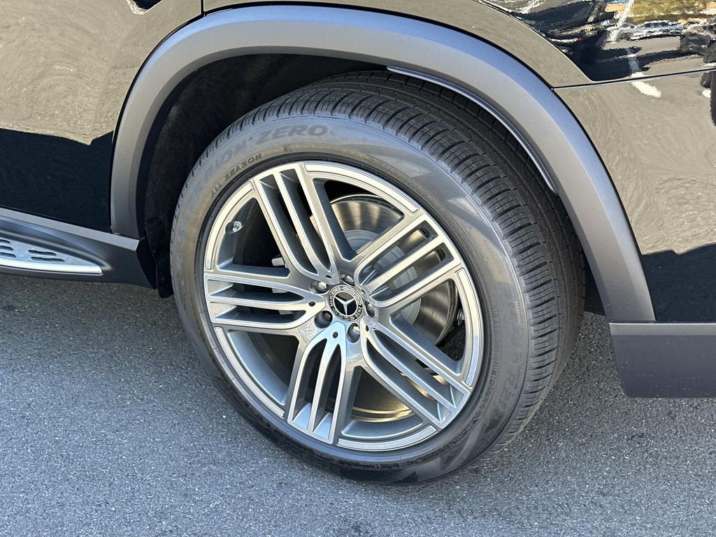 Thumbnail: 2026 Mercedes-Benz GLS - 8