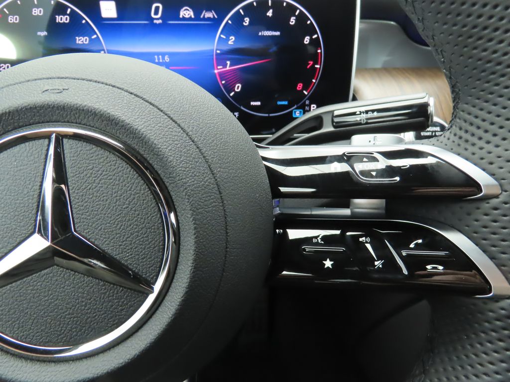 Thumbnail: 2025 Mercedes-Benz GLC - 12