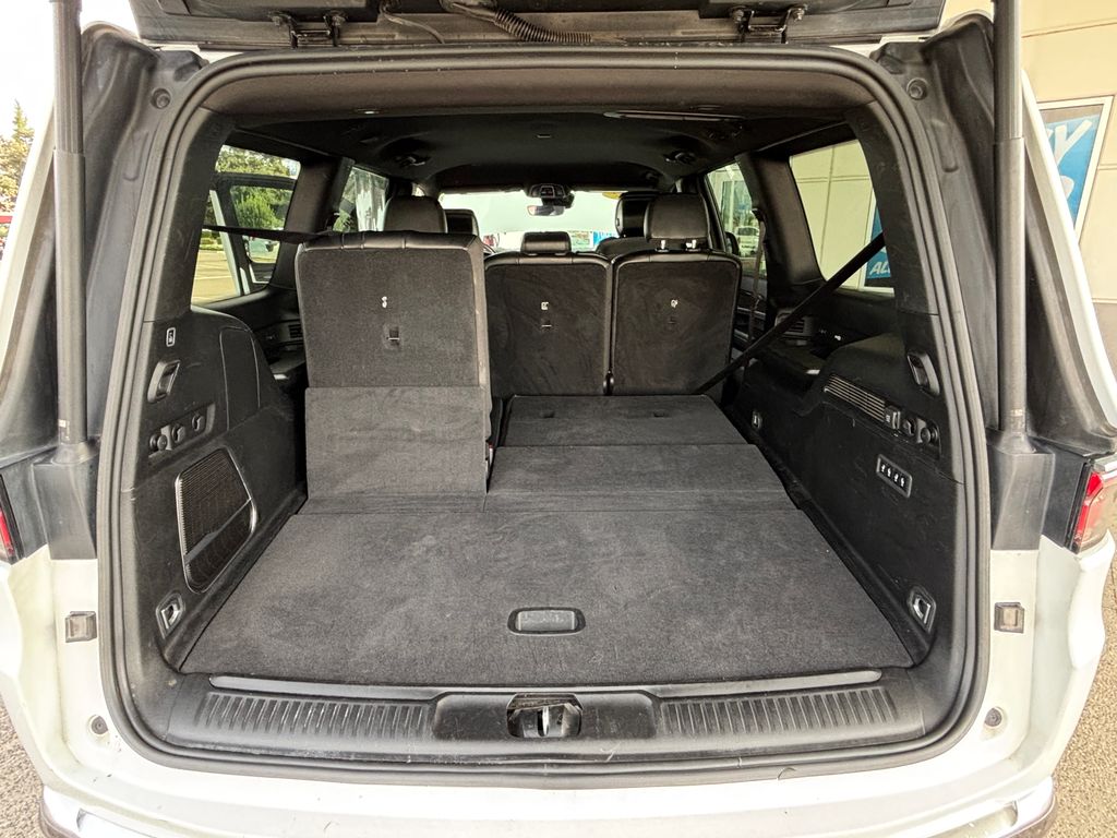 Thumbnail: 2022 Jeep Wagoneer - 29