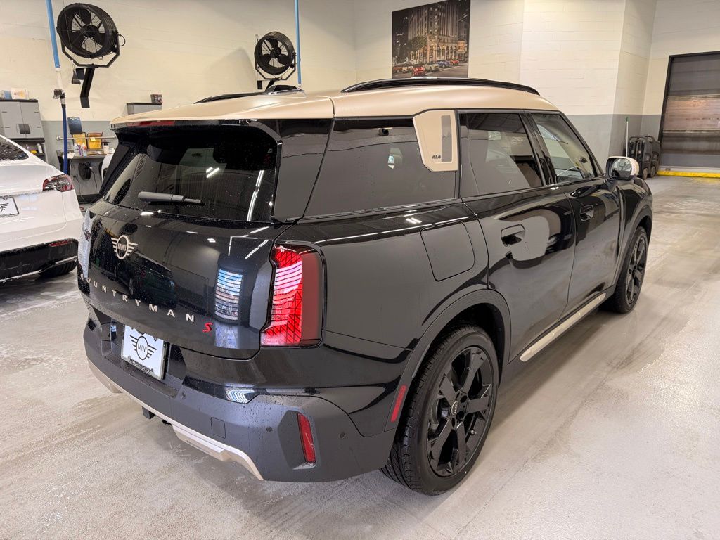 Thumbnail: 2027 MINI Cooper Countryman - 6