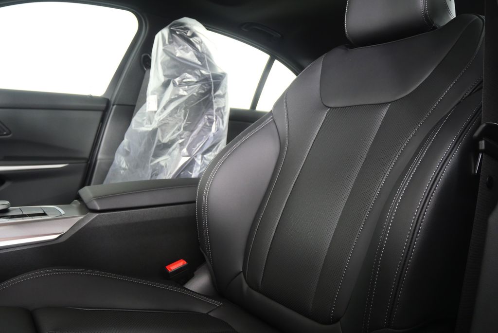 Thumbnail: 2026 BMW 3 Series - 11