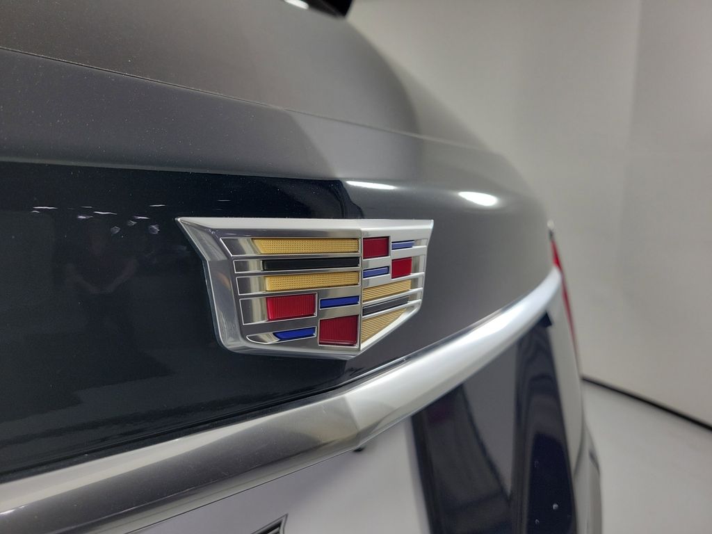 2024 Cadillac XT5 Luxury Green at Tom Peacock Cadillac