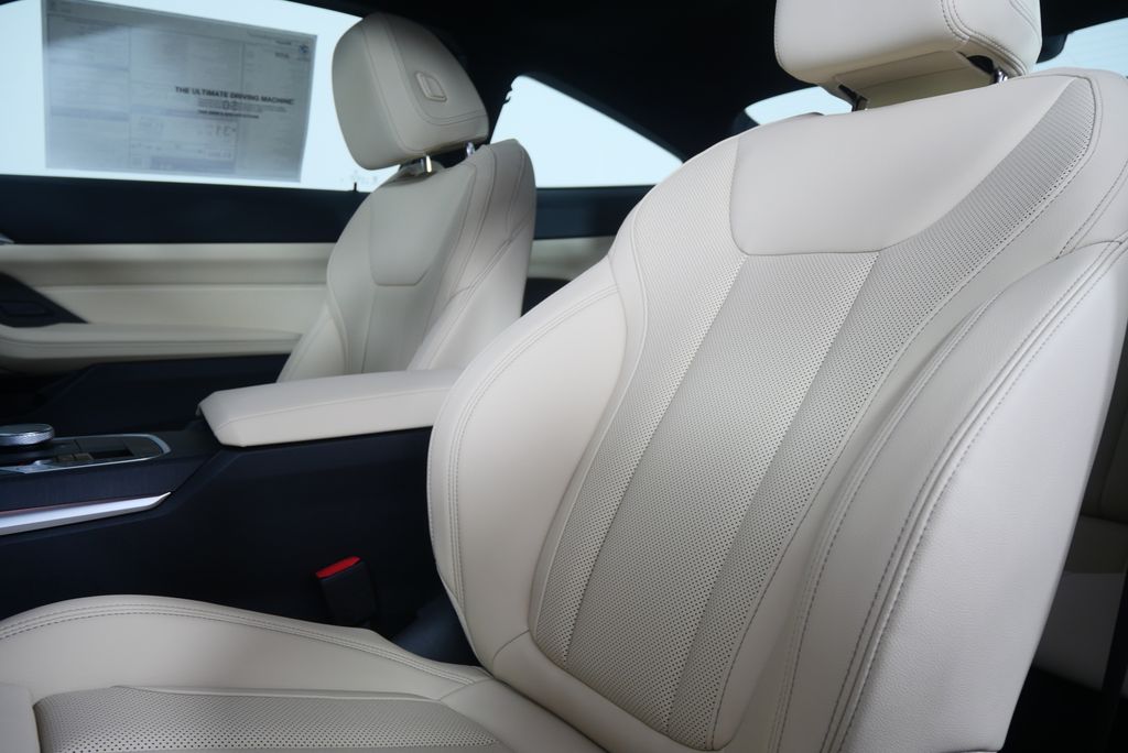 Thumbnail: 2027 BMW 4 Series - 10
