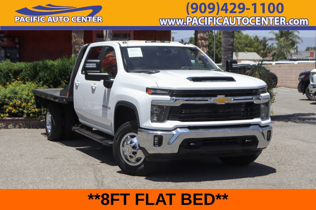 Summit White 2024 Chevrolet Silverado 3500HD Pickup Truck Four-Wheel Drive Automatic