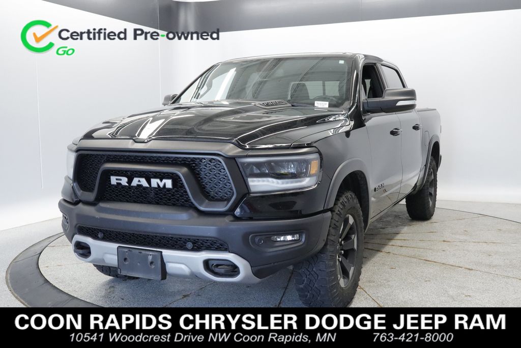 Diamond Black Crystal Pearlcoat 2019 RAM 1500 Pickup Truck Four-Wheel Drive 8-Speed Automatic