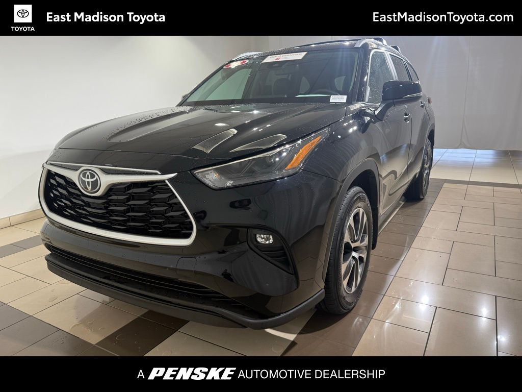 2023 Toyota Highlander XLE -
                Madison, WI