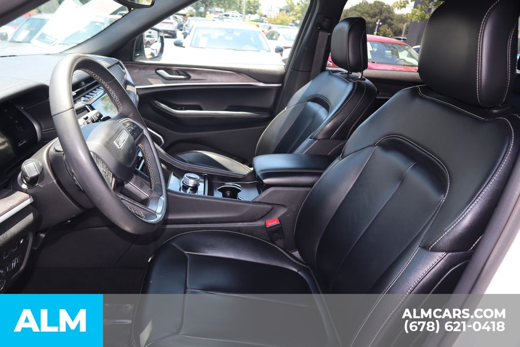 Used 2024 White Jeep 4xe image 10
