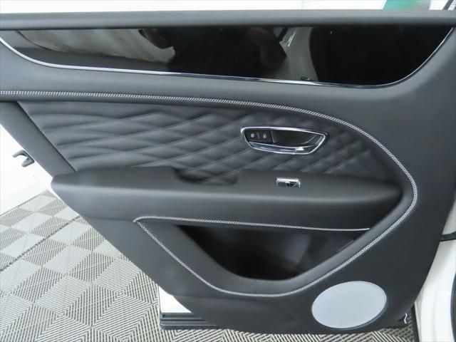 Thumbnail: 2025 Bentley Bentayga - 27