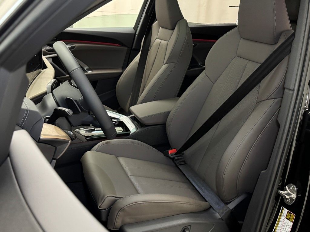 2025 Audi Q5 Premium 23