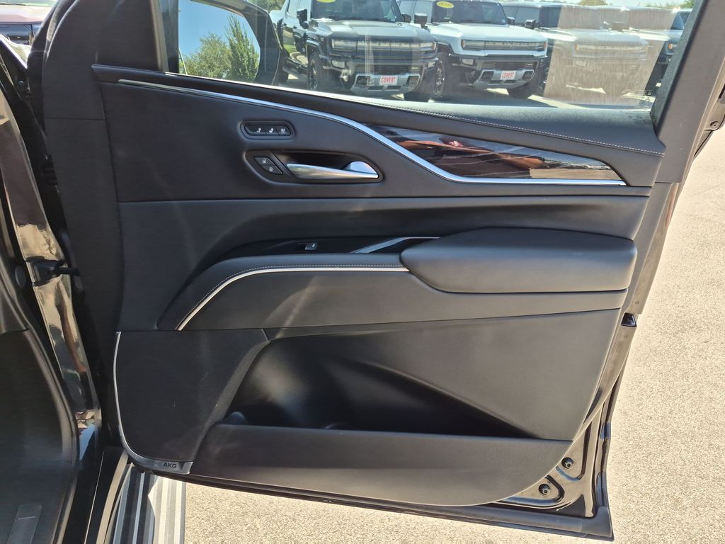 Used 2021 Black Cadillac Sport image 39