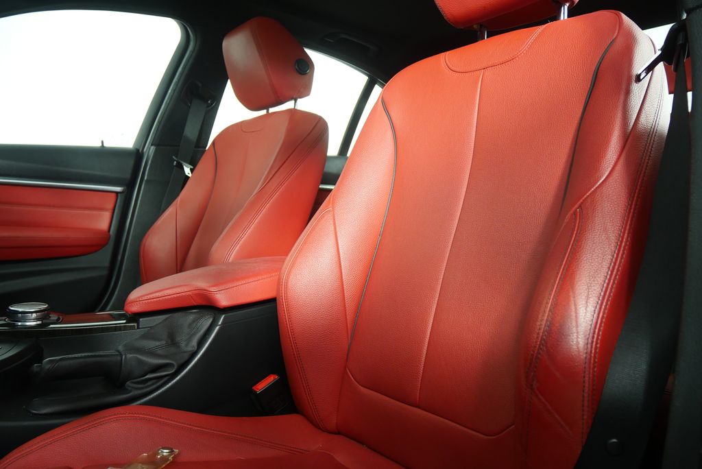 Thumbnail: 2016 BMW 3 Series - 9